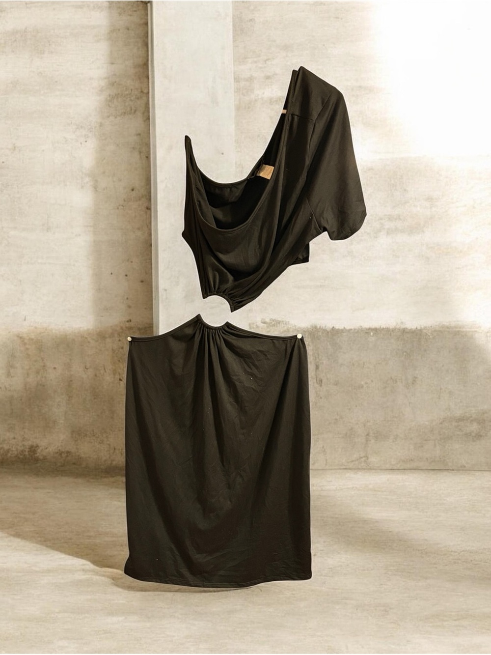 Women’s One-Shoulder Black Draped Dress